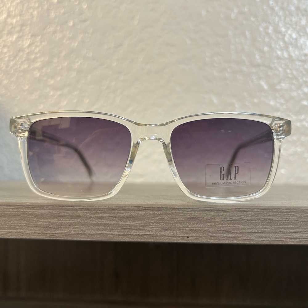NWOT - GAP Sunglasses SGP200